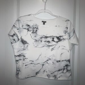 Like New Express size XL body contour black and white marble short sleeve top